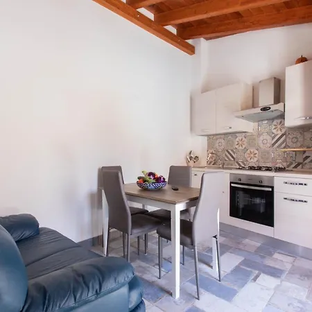 Maison Belle Epoque & * Oristano